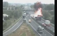 Vidéo de l’explosion de la citerne sur le NJ Turpike par une dashcam!