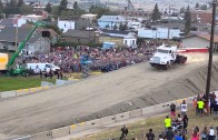 Un camion dans le terre-plein…