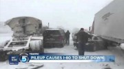 Plus de 33 camions et plus de 12 voitures impliqués dans un carambolage monstre dans le Wyoming le 12 novembre 2015