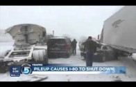 Plus de 33 camions et plus de 12 voitures impliqués dans un carambolage monstre dans le Wyoming le 12 novembre 2015