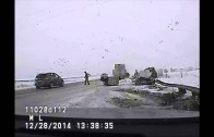 Un vidéo à coupé le souffle sur les effets de la glace noire sur les autoroutes. Accident spectaculaire.